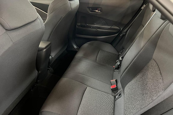 Toyota C-HR 12 of 25