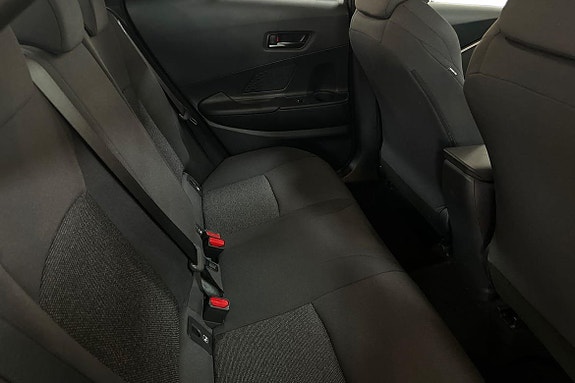 Toyota C-HR 8 of 25