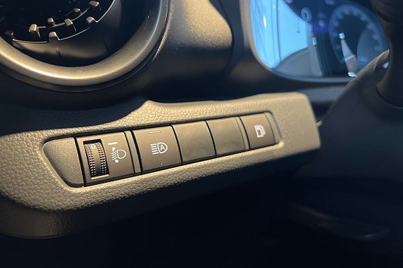 Toyota C-HR 21 of 25