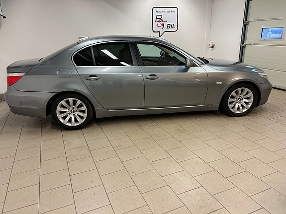 BMW 530i 2 of 5