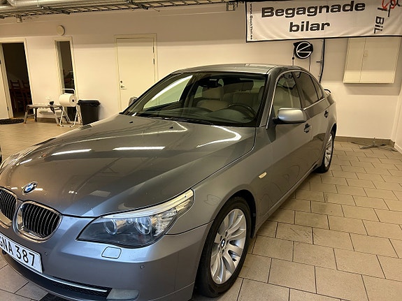 BMW 530i 4 of 5