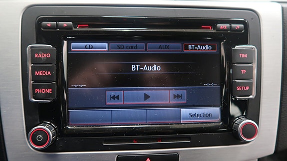 Volkswagen Passat CC 16 of 18