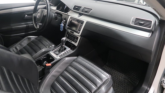 Volkswagen Passat CC 10 of 18