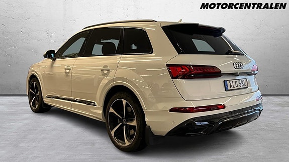 Audi Q7 12 of 21