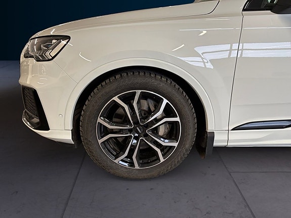 Audi Q7 11 of 21
