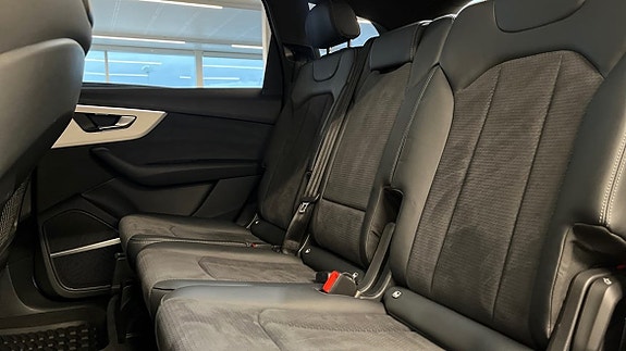 Audi Q7 8 of 21