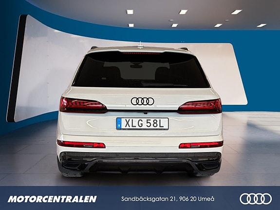 Audi Q7 4 of 5