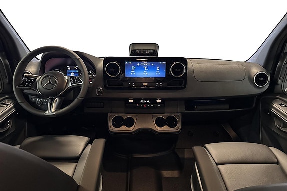 Mercedes-Benz Sprinter 319 13 of 26