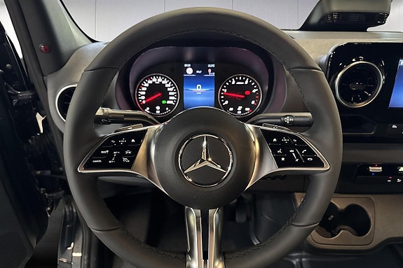 Mercedes-Benz Sprinter 319 22 of 26