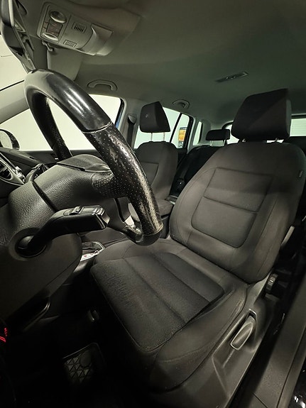 Volkswagen Tiguan 12 of 19