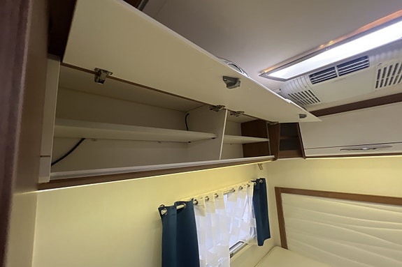 Pilote Campervan Fiat KÖK/DUSCH Solcell Stödben Fukttestad 22 of 22