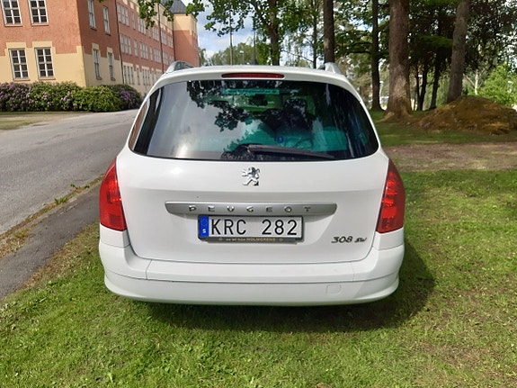 Peugeot 308 SW 7 of 12