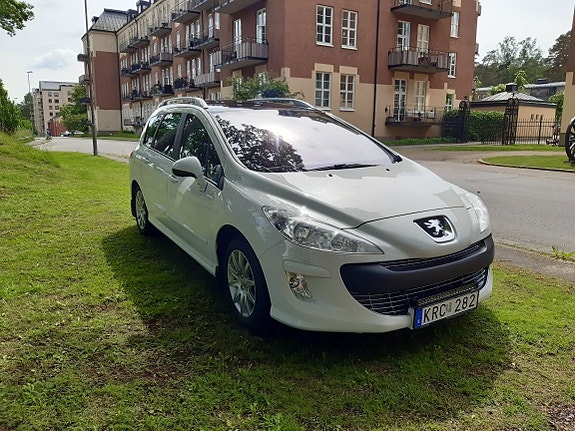 Peugeot 308 SW 3 of 5