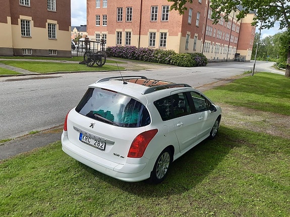 Peugeot 308 SW 6 of 12