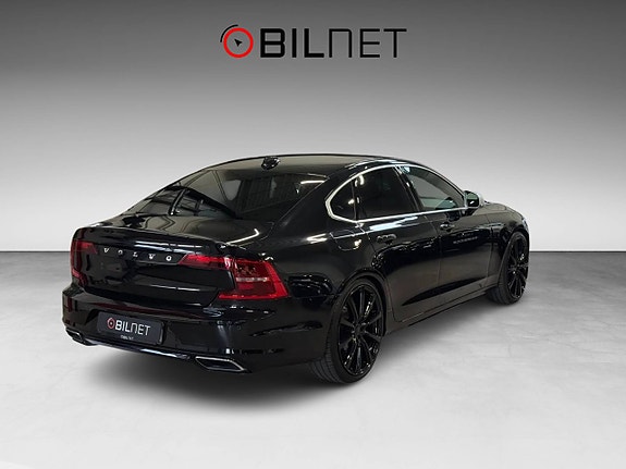 Volvo S90 2 of 20