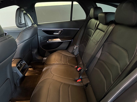 Mercedes-Benz E300 e 8 of 18