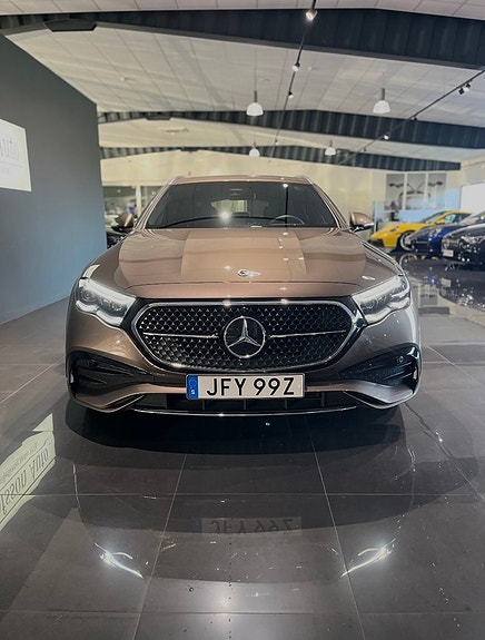 Mercedes-Benz E300 e 17 of 18