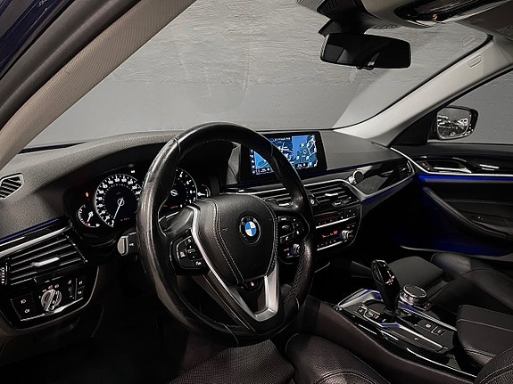 BMW 530i 4 of 5