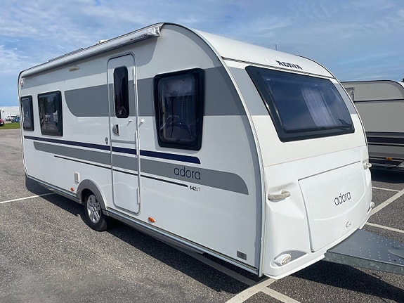 Adria ADORA 542 UT, Enkelsängar, Toa bak, Alde, solcell