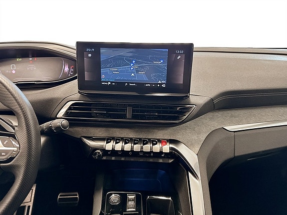 Peugeot 5008 10 of 16