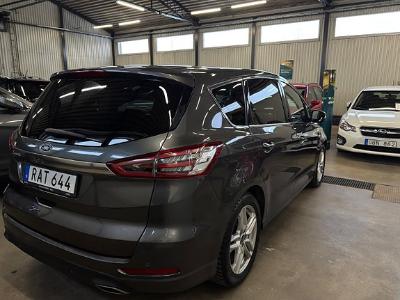 Ford S-MAX 6 of 27