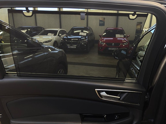 Ford S-MAX 9 of 27