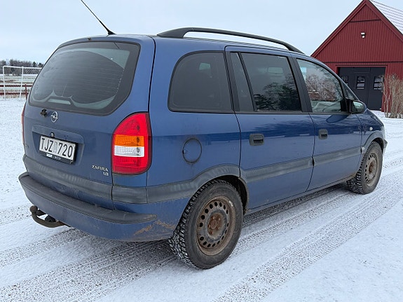 Opel Zafira 3 of 5