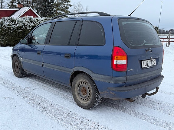 Opel Zafira 2 of 5