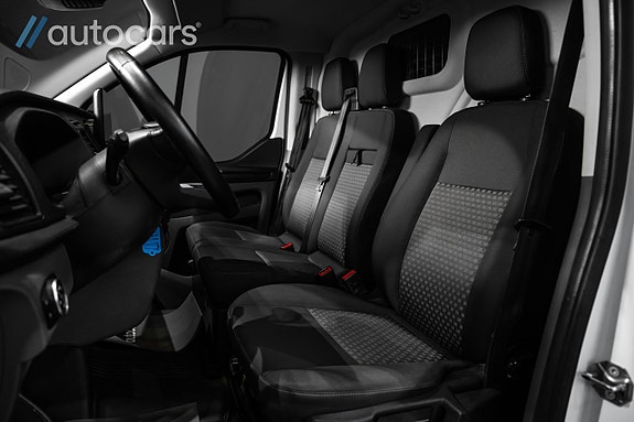 Ford Transit Custom 26 of 27
