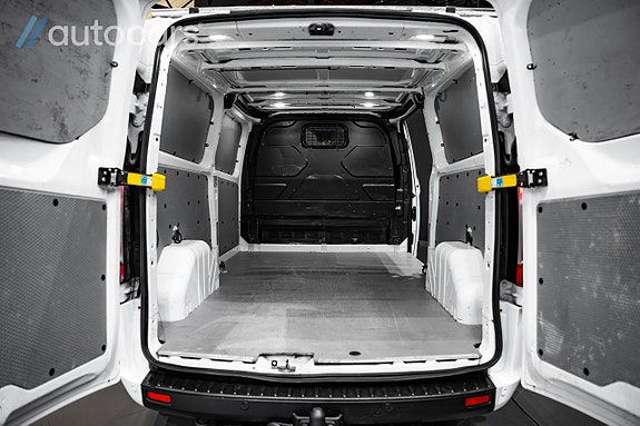 Ford Transit Custom 12 of 27