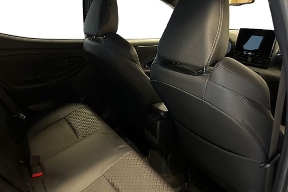 Toyota Yaris 7 of 19