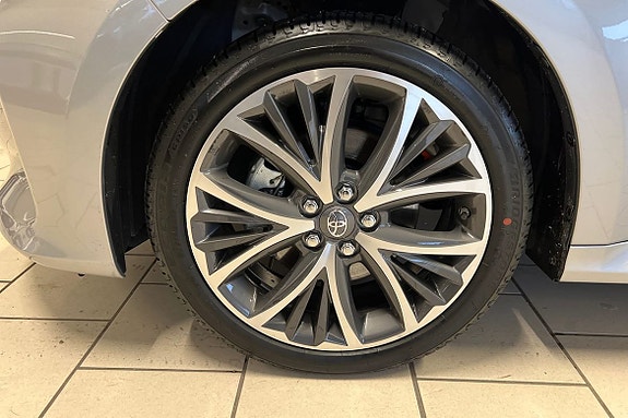 Toyota Yaris 15 of 19