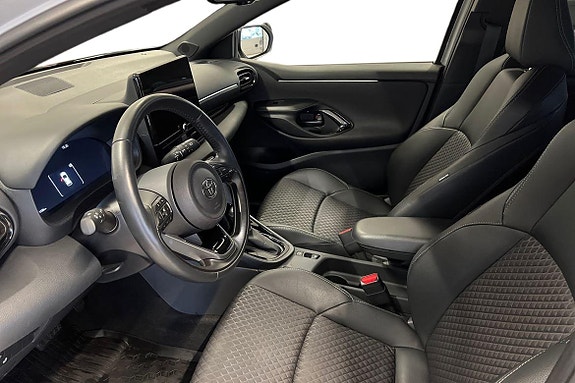 Toyota Yaris 12 of 19