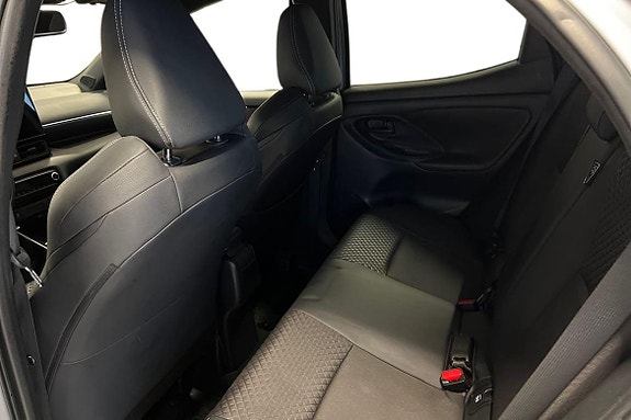 Toyota Yaris 11 of 19