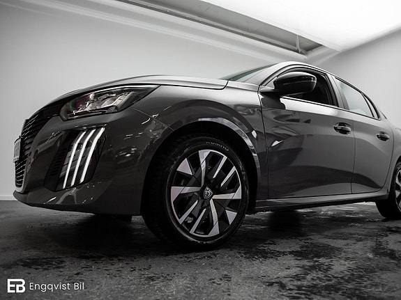 Peugeot 208 4 of 5