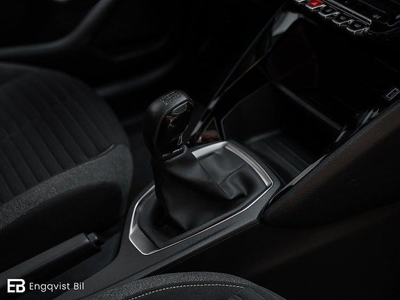 Peugeot 208 25 of 27