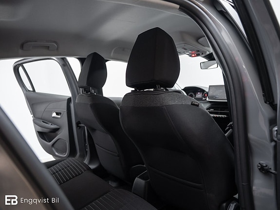 Peugeot 208 18 of 27