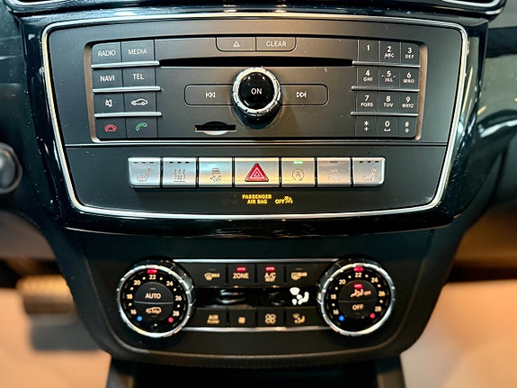 Mercedes-Benz GLS350 d 18 of 30