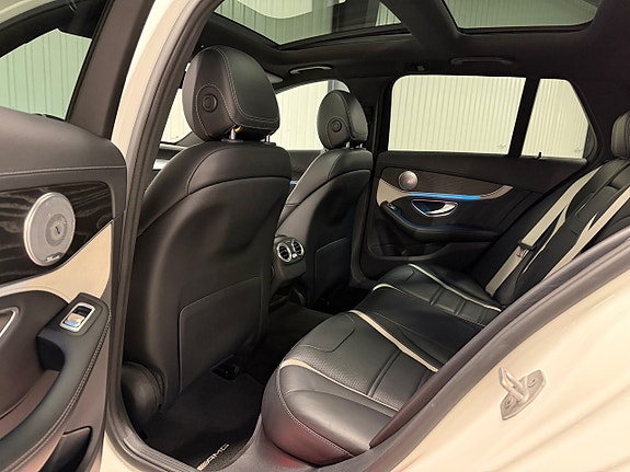 Mercedes-Benz C63 19 of 27