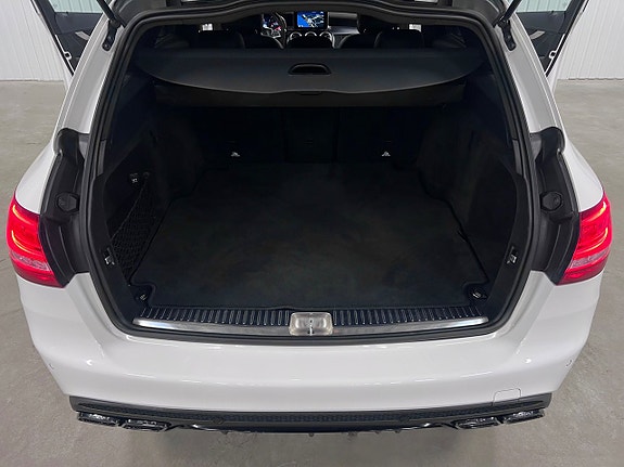 Mercedes-Benz C63 27 of 27