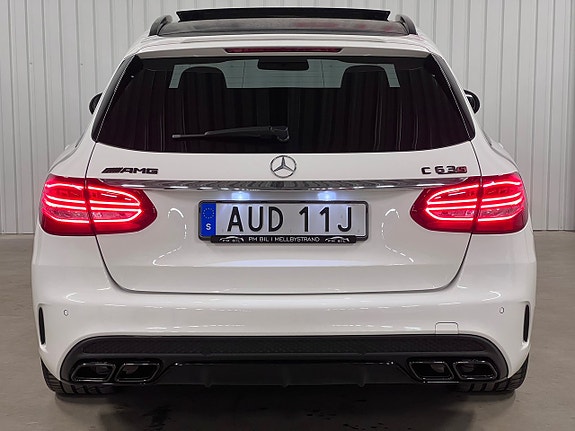 Mercedes-Benz C63 8 of 27
