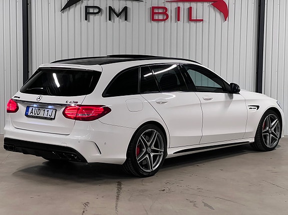 Mercedes-Benz C63 3 of 27