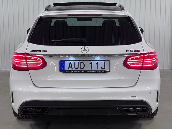 Mercedes-Benz C63 8 of 27