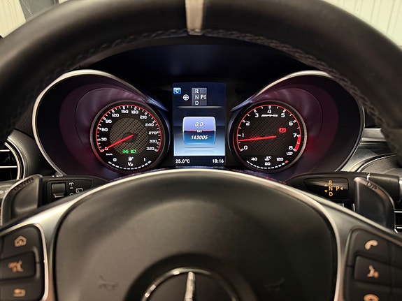 Mercedes-Benz C63 15 of 27