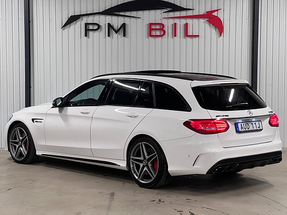 Mercedes-Benz C63 4 of 27