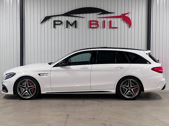 Mercedes-Benz C63 5 of 27