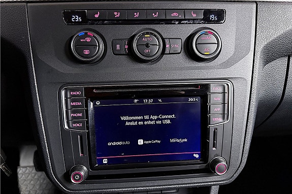 Volkswagen Caddy Maxi 18 of 27