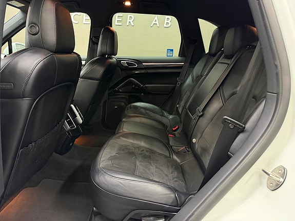 Porsche Cayenne 15 of 20