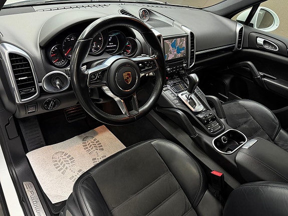 Porsche Cayenne 10 of 20