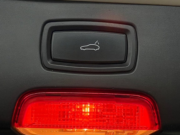 Porsche Cayenne 17 of 20